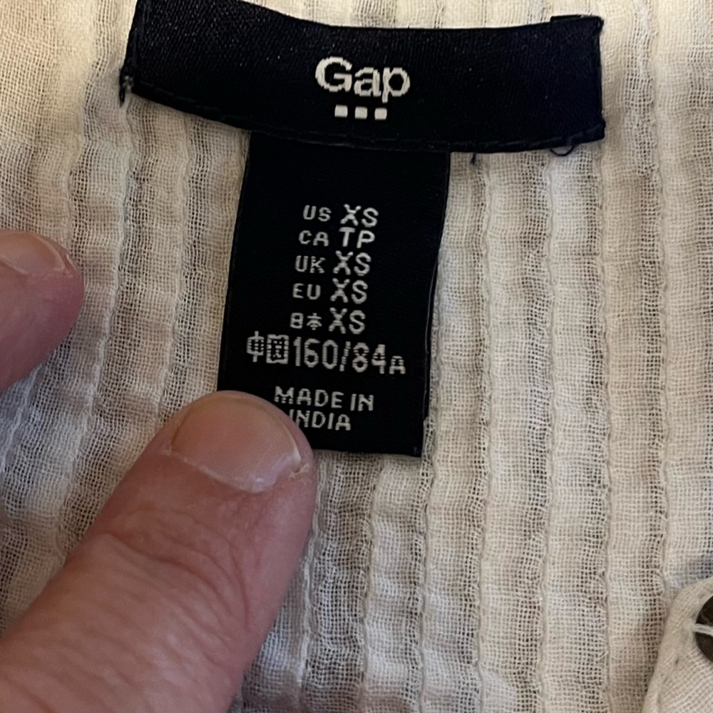GAP – Y2K white embroidered blouse – Size XS - Picture 3 of 13